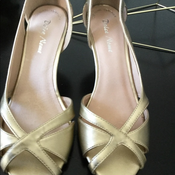 Retro gold heels - Picture 3 of 3